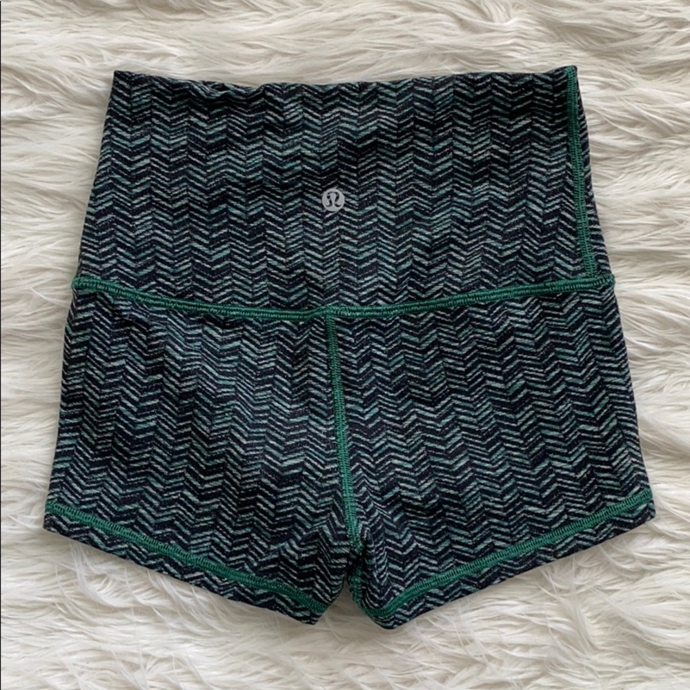 Lululemon | Boogie Short (Roll Down)